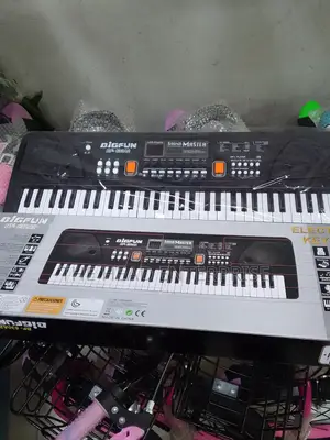 Piano for Kids With Melodies and Microphone