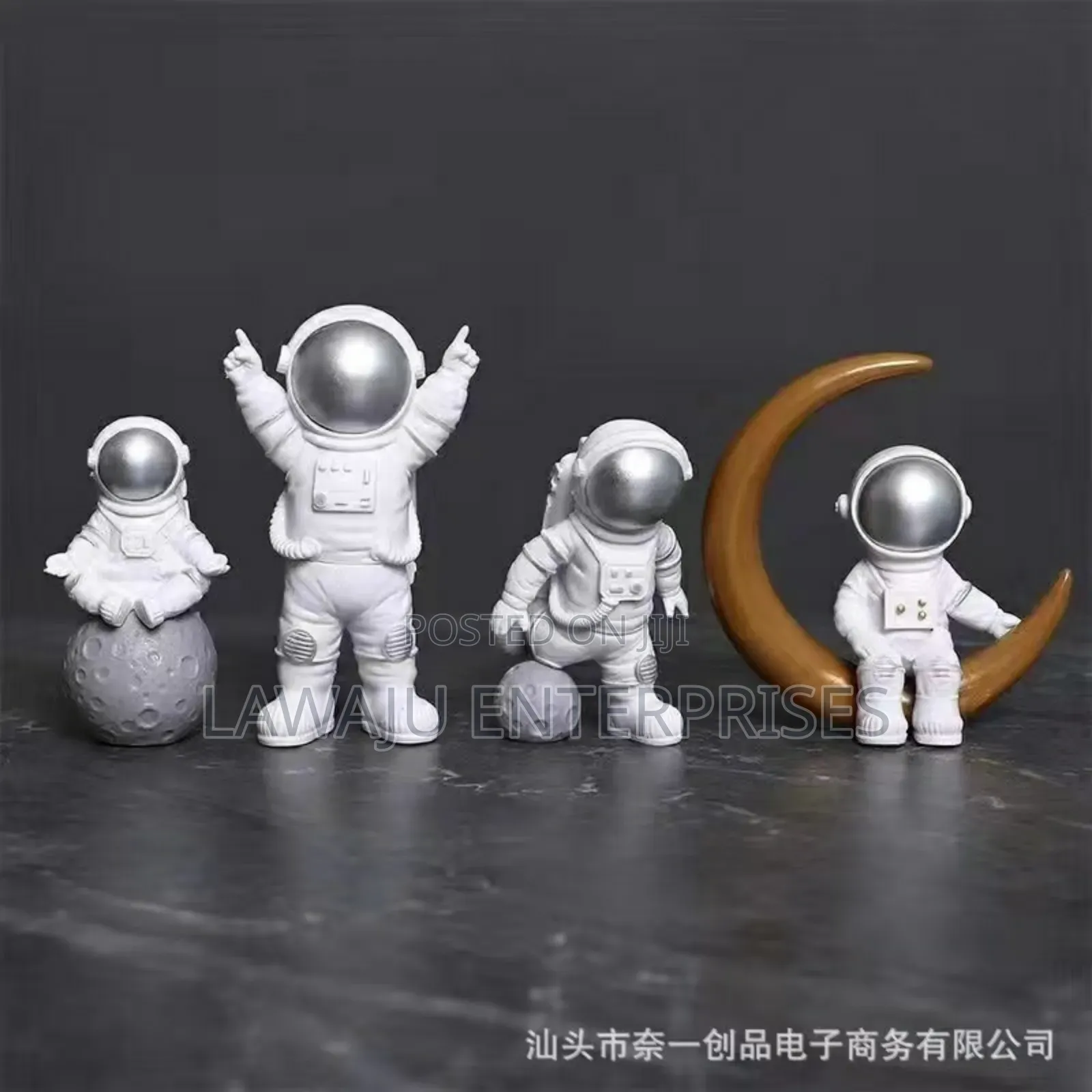 4pcs Astronaut Figurines