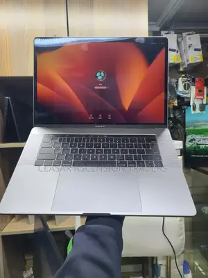 Laptop Apple MacBook Pro 2017 16GB Intel Core I7 SSD 512GB