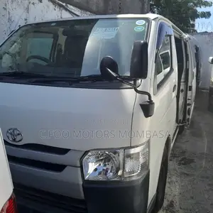 Toyota Regius 2017 White