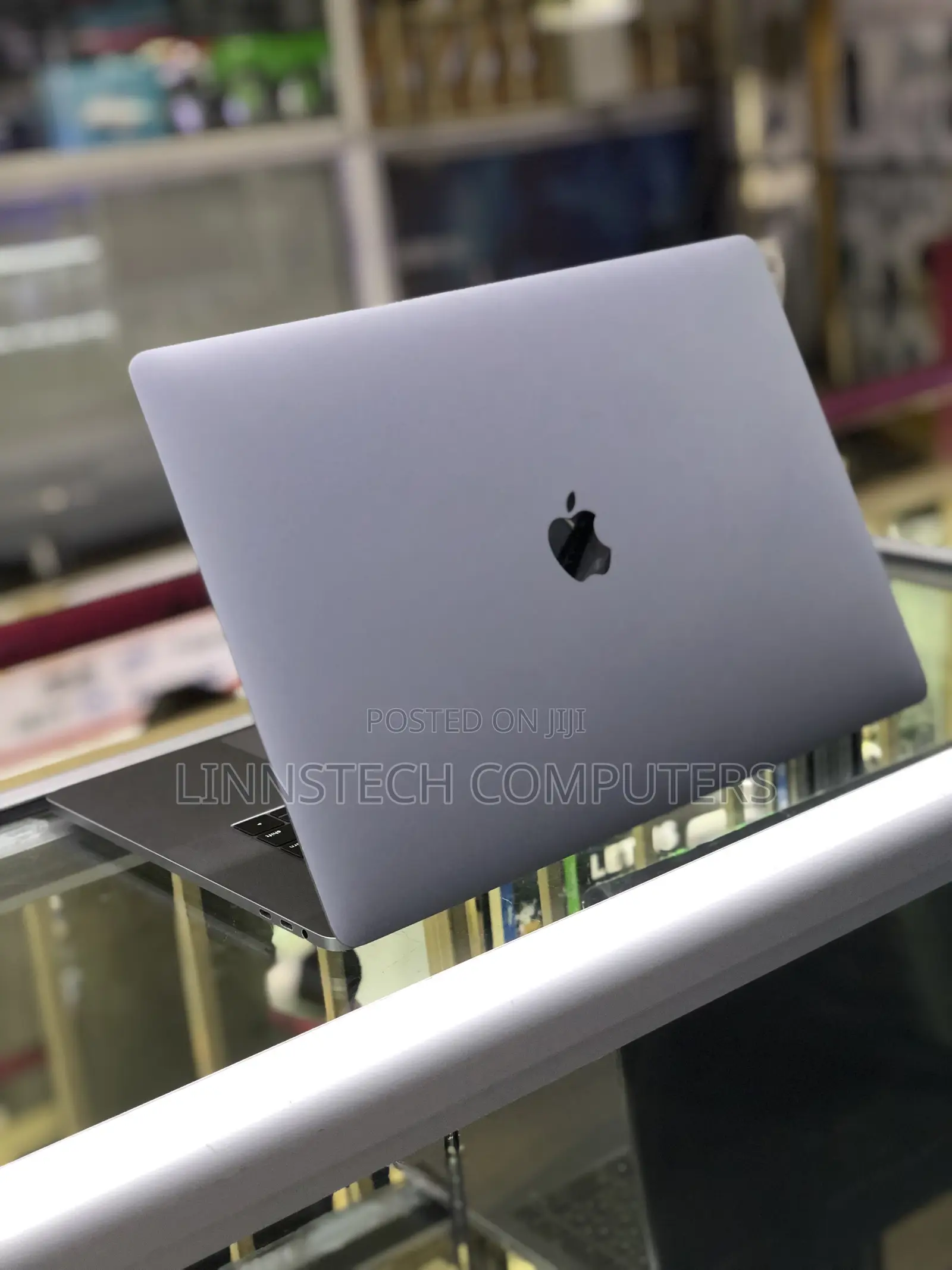 Laptop Apple MacBook Pro 2018 16GB Intel Core I7 SSD 512GB