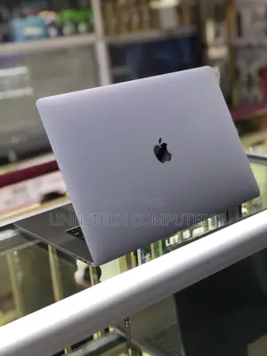 Laptop Apple MacBook Pro 2018 16GB Intel Core I7 SSD 512GB