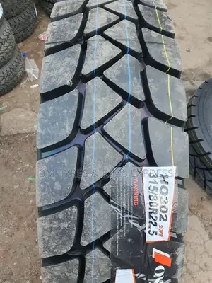315 /80 R22.5 Onyx Tyres (Diff)