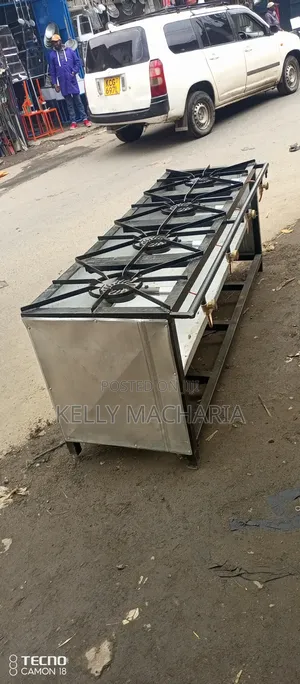 Closed Four Burner Gas Grill Jikos