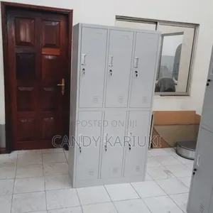 Spacious Staff Lockers With 6 Compartments