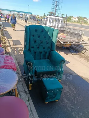 King Chair or Pedicure Seat Green With a Puff 