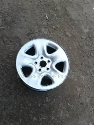 Rim Size (17) TOYOTA RAV 4: Odinary Rim.