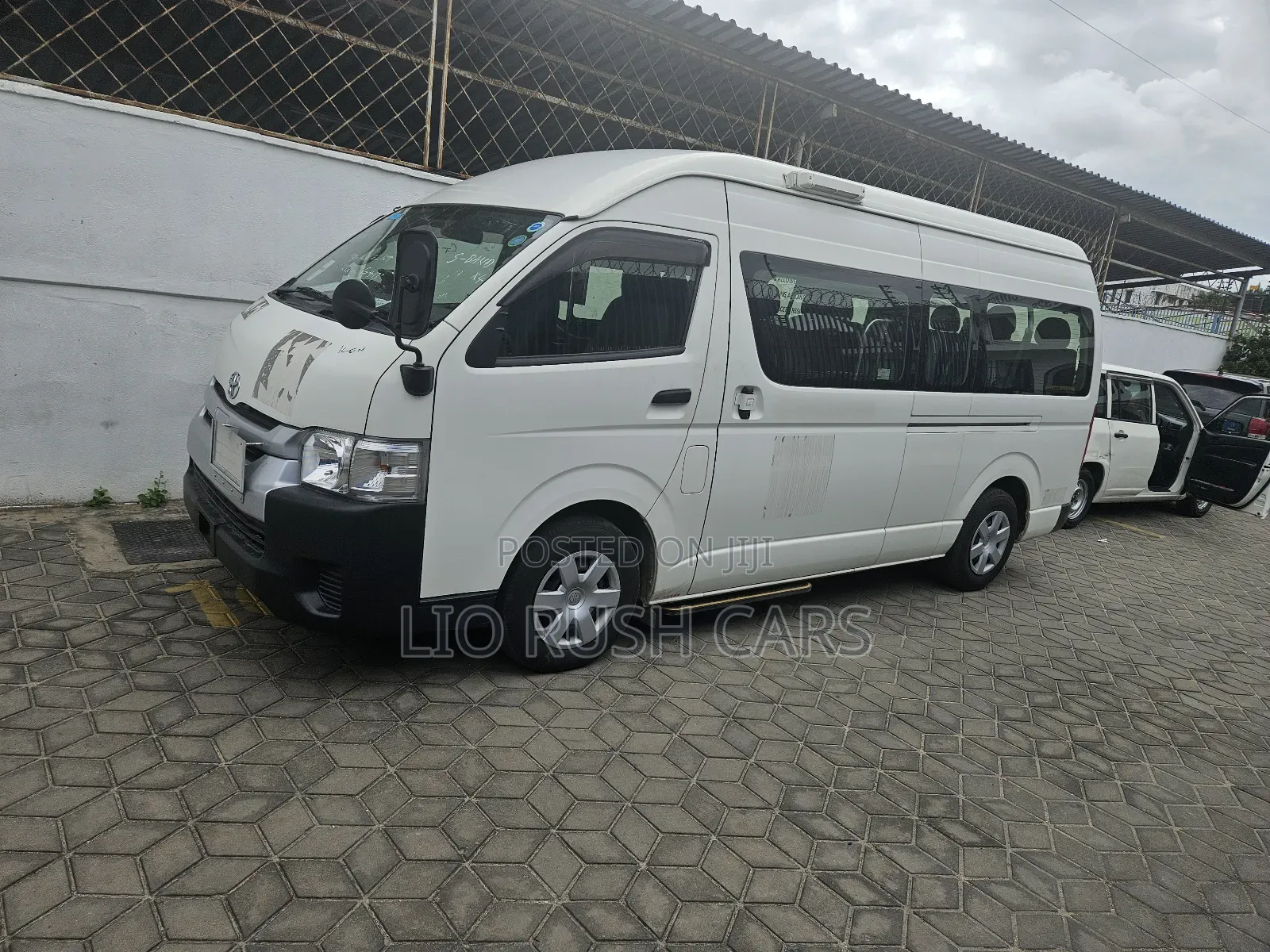 Toyota HiAce 2018 White