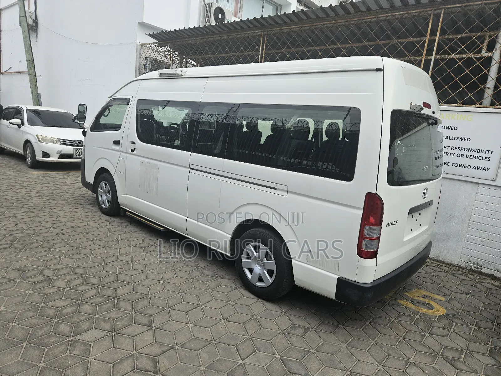 Toyota HiAce 2018 White