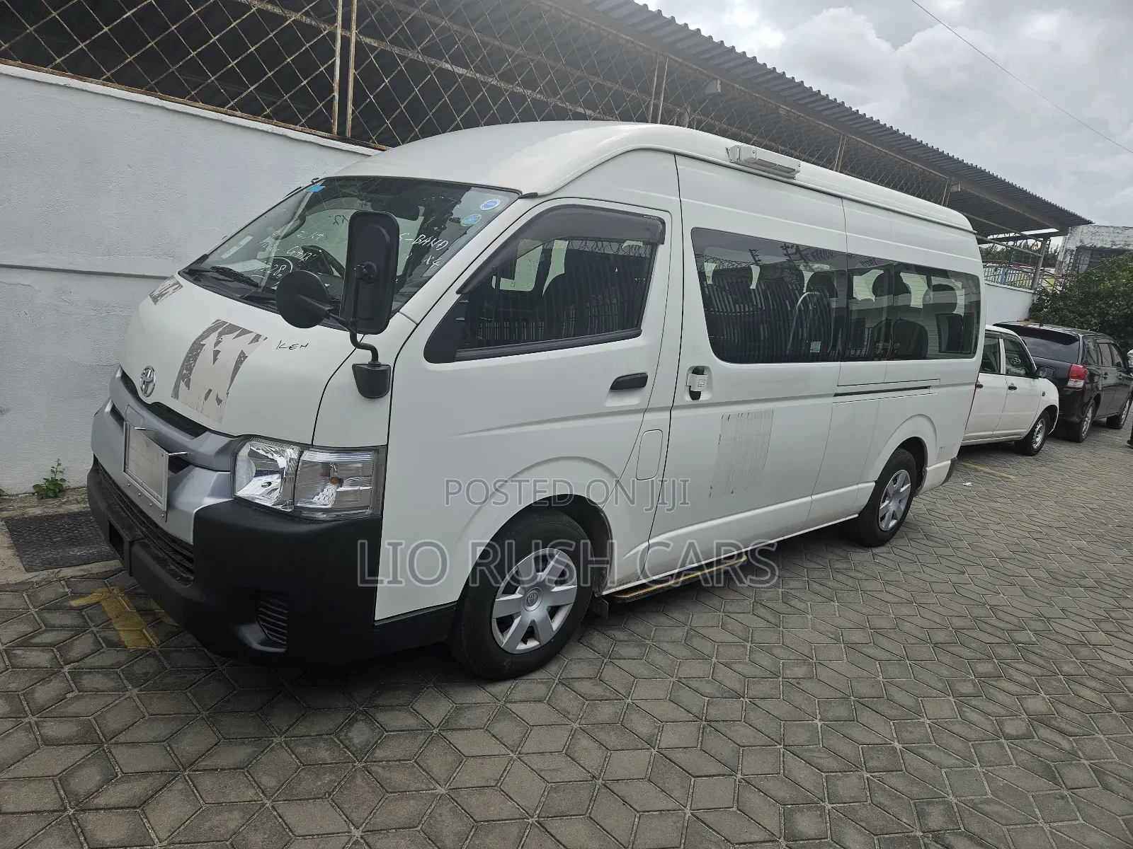 Toyota HiAce 2018 White