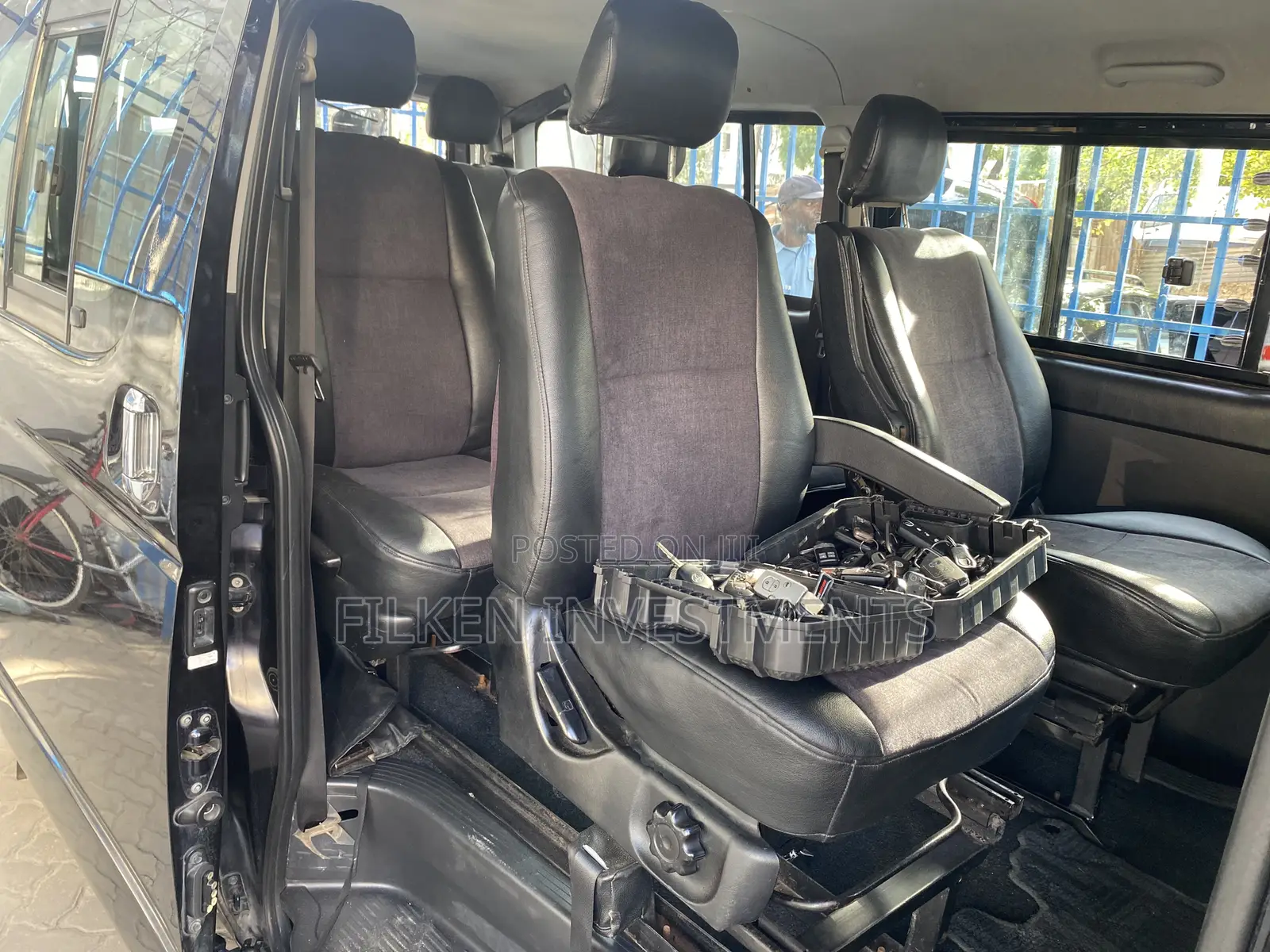 Toyota Grand HiAce 2016 Black