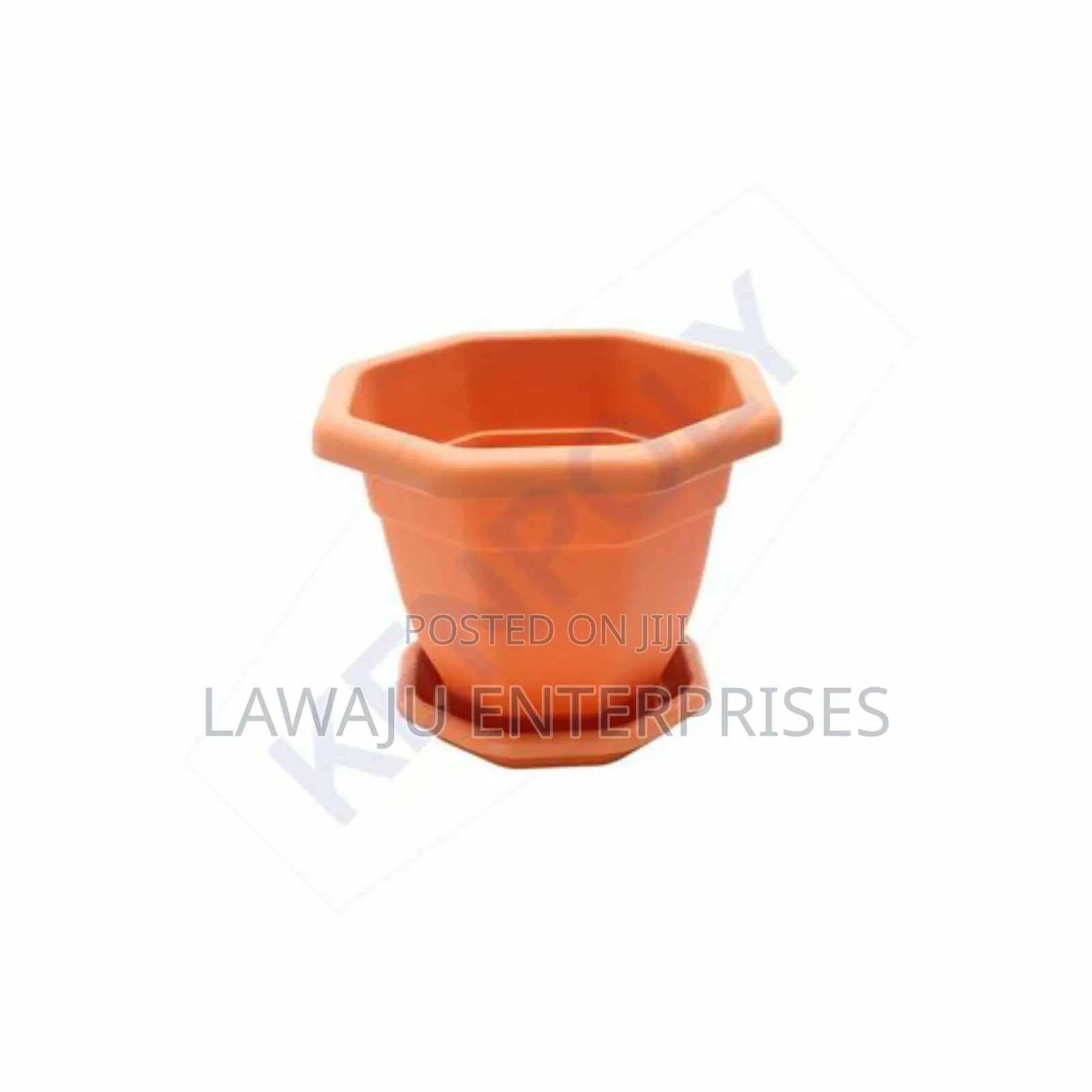 Plastic Planter With Dish