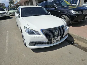 Toyota Crown 2015 White