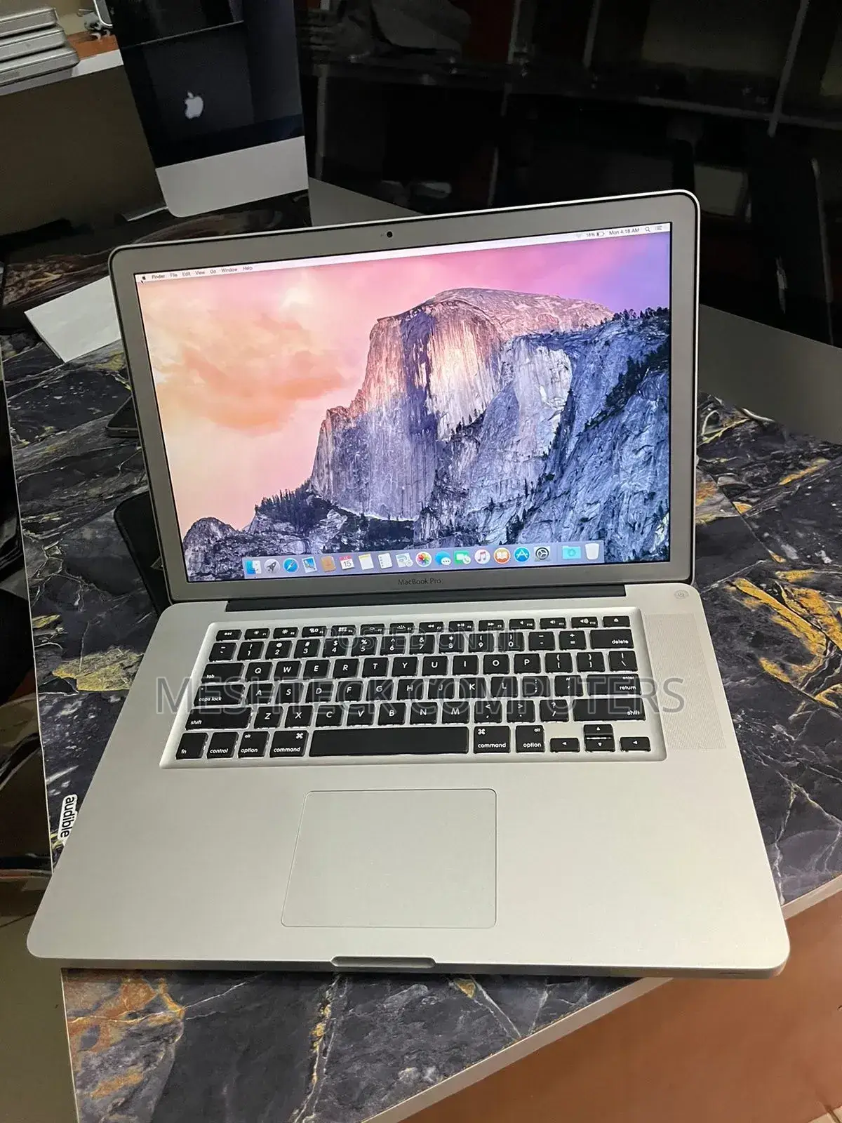 Laptop Apple MacBook Pro 2011 4GB Intel Core i7 SSD 256GB