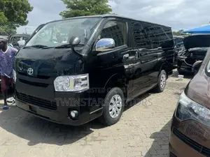 Toyota Regius 2019 Black