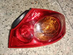 Nissan Skyline/Sedan/Infinity Tail Light