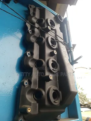 Toyota Hiace 7 L Engine Top Cover