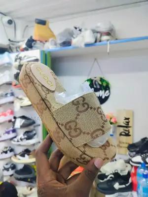Gucci Sandals
1st Leather