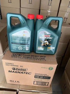 Castrol Magnatec 5w-30 Fully Synthetic. Engine Oil 10,000km