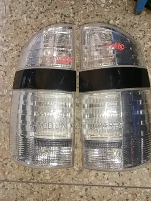 Toyota Voxy 2005 Tail Lights