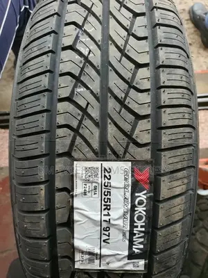225 /55 R17 YOKOHAMA TYRES (Japan)