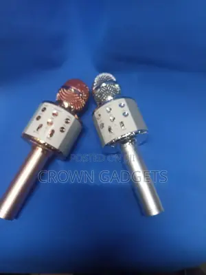Karaoke Microphone With Led Light and Bluetooth Connection