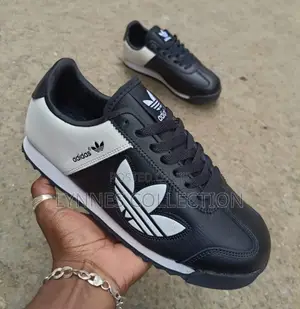 Adidas Sneakers