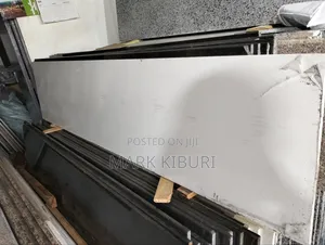 Pure White Granite ( Quartz)