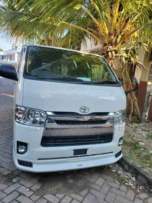 Toyota Regius 2017 White