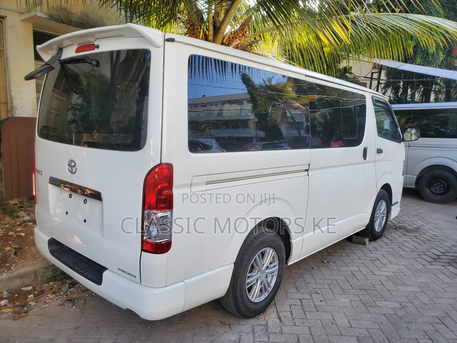 Toyota Regius 2017 White