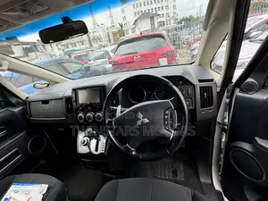 Mitsubishi Delica 2017 White