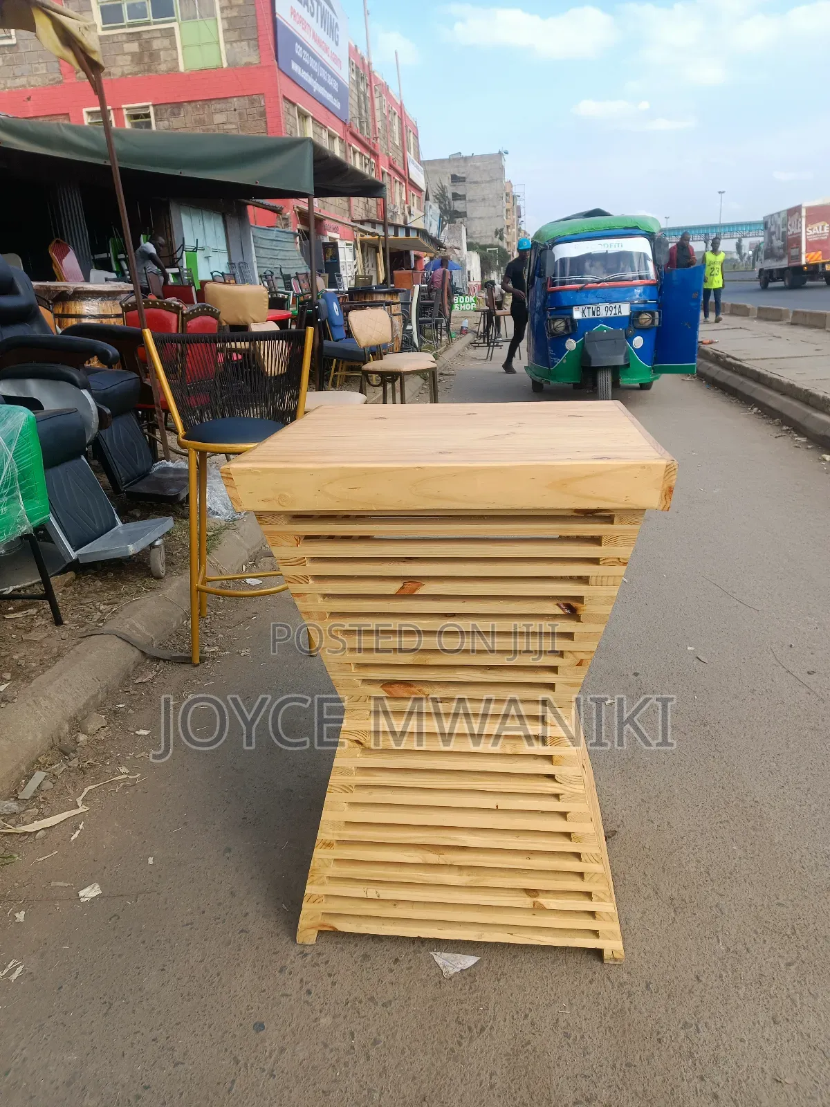 Pallet High Bar Table 
