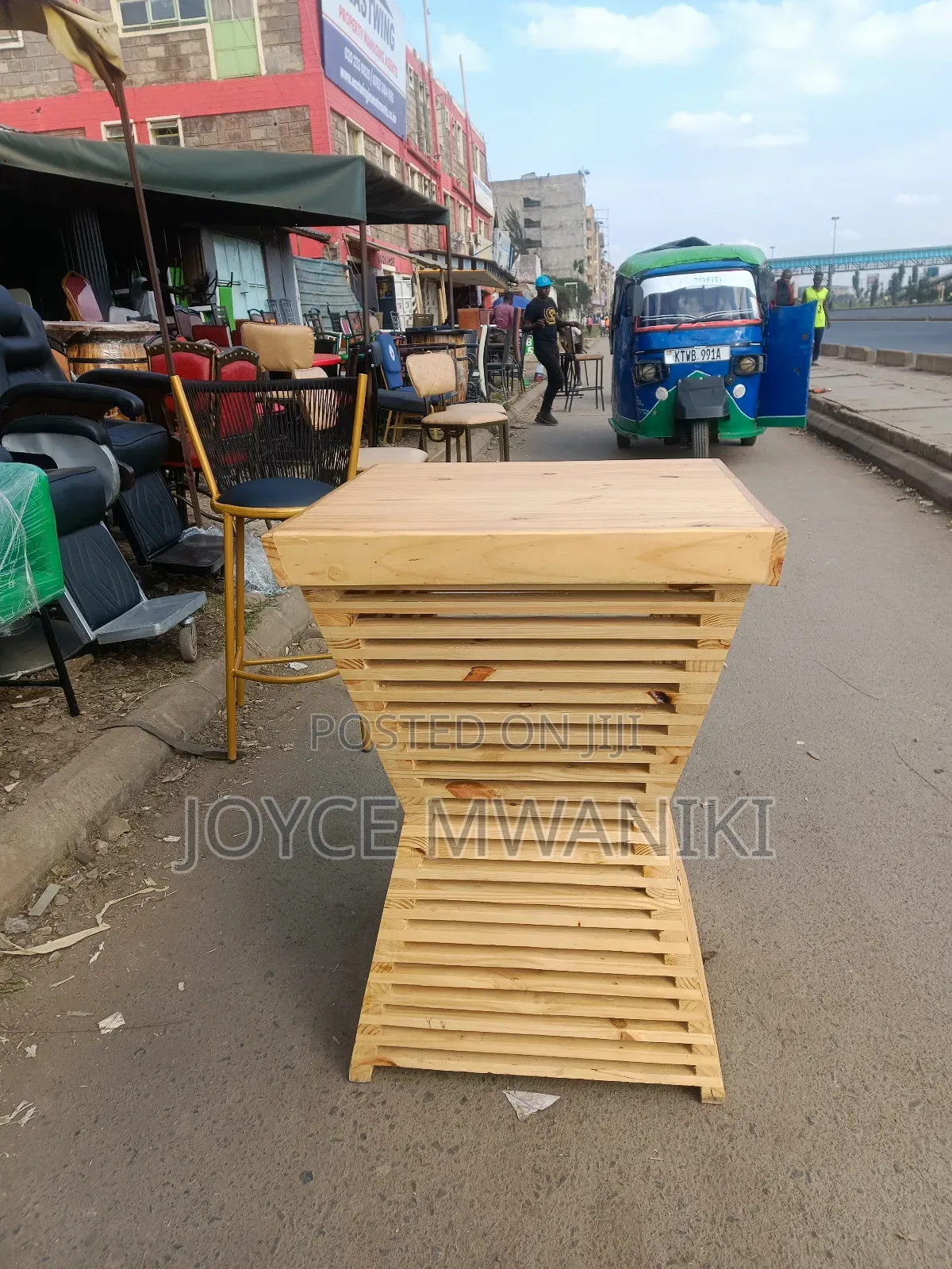 Pallet High Bar Table 