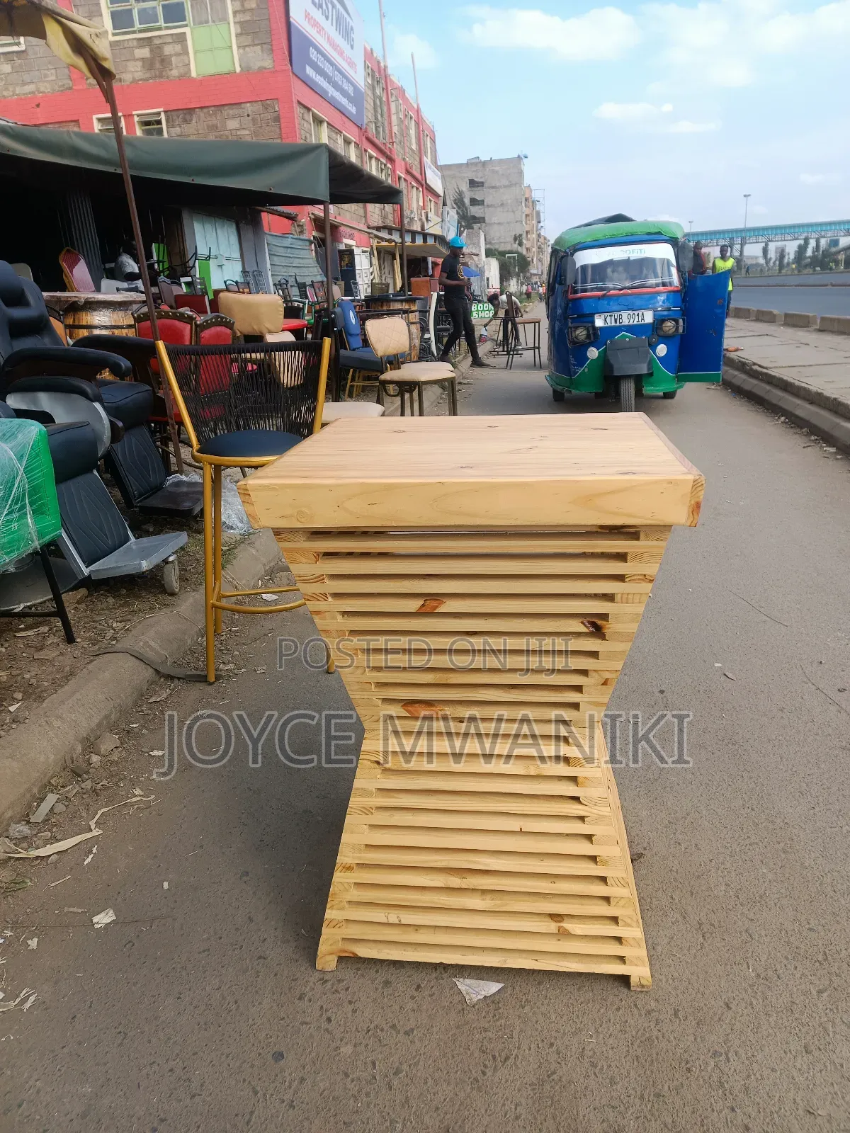 Pallet High Bar Table 