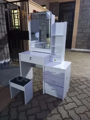Elegant Sliding Mirror Dresser