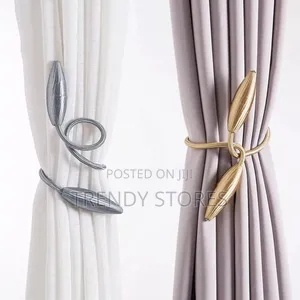 Curtain Holder