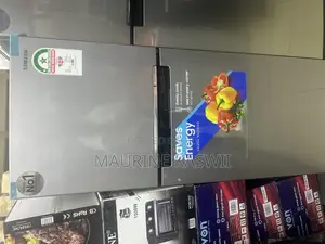 SAMSUNG 208 L Refrigerator Top Freezer