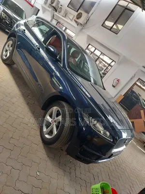 Jaguar F-Pace 20d 2017 Blue