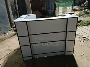 Receptionist /Front Office Table