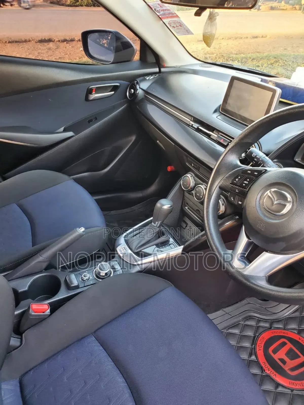 Mazda Demio 2016 Pink