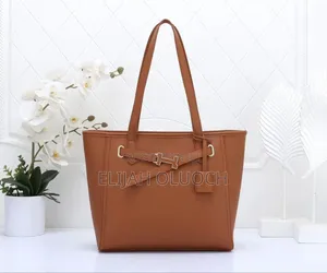 The H Bag 979