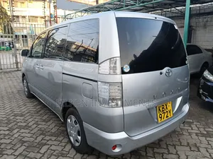 Toyota Voxy 2002 Silver