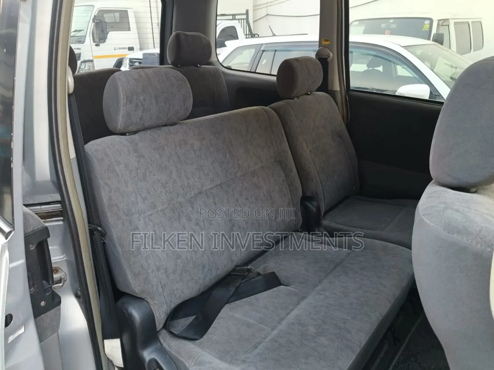 Toyota Voxy 2002 Silver
