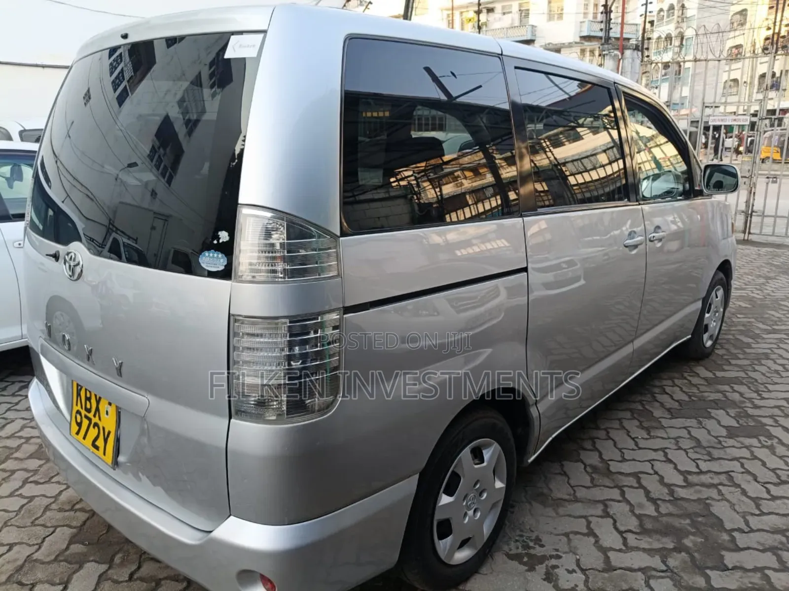 Toyota Voxy 2002 Silver