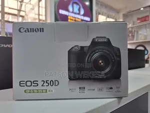 Canon Eos 250d DSLR 18>55mm Lens