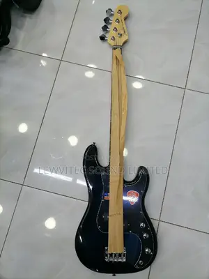 Fender 4 Strings