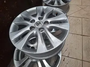 Original Toyota Noah,Voxy,Auris 16 Inch Rims Set