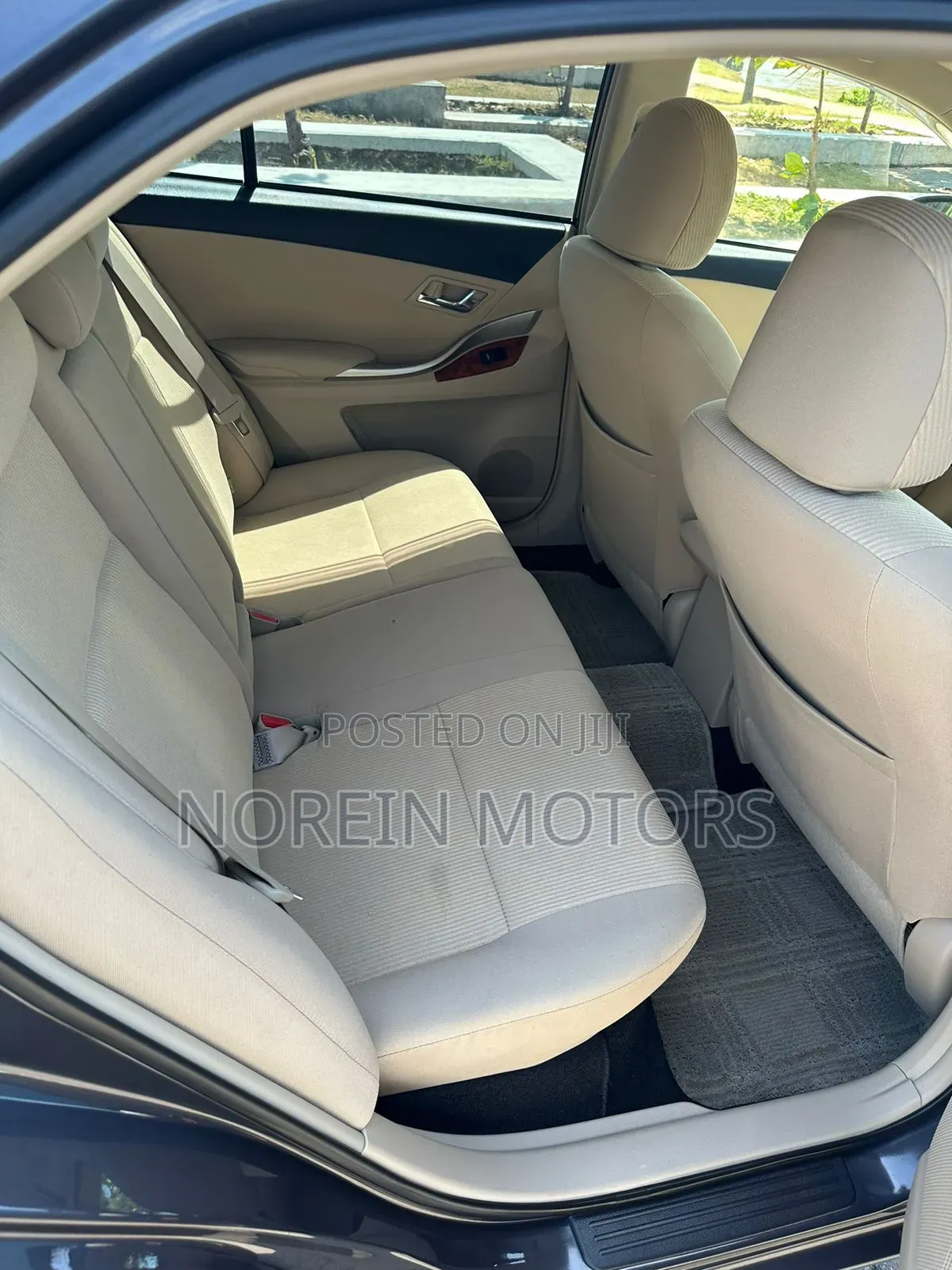 Toyota Premio 2017 Black