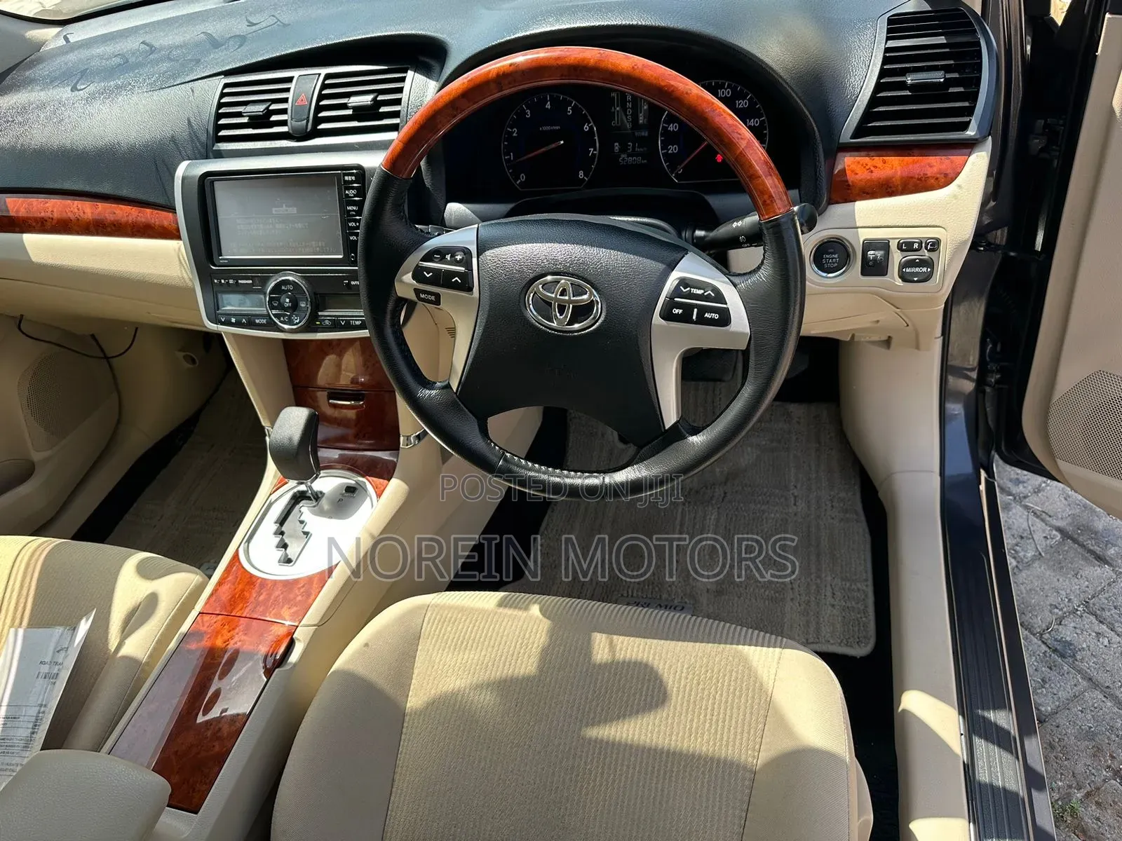 Toyota Premio 2017 Black