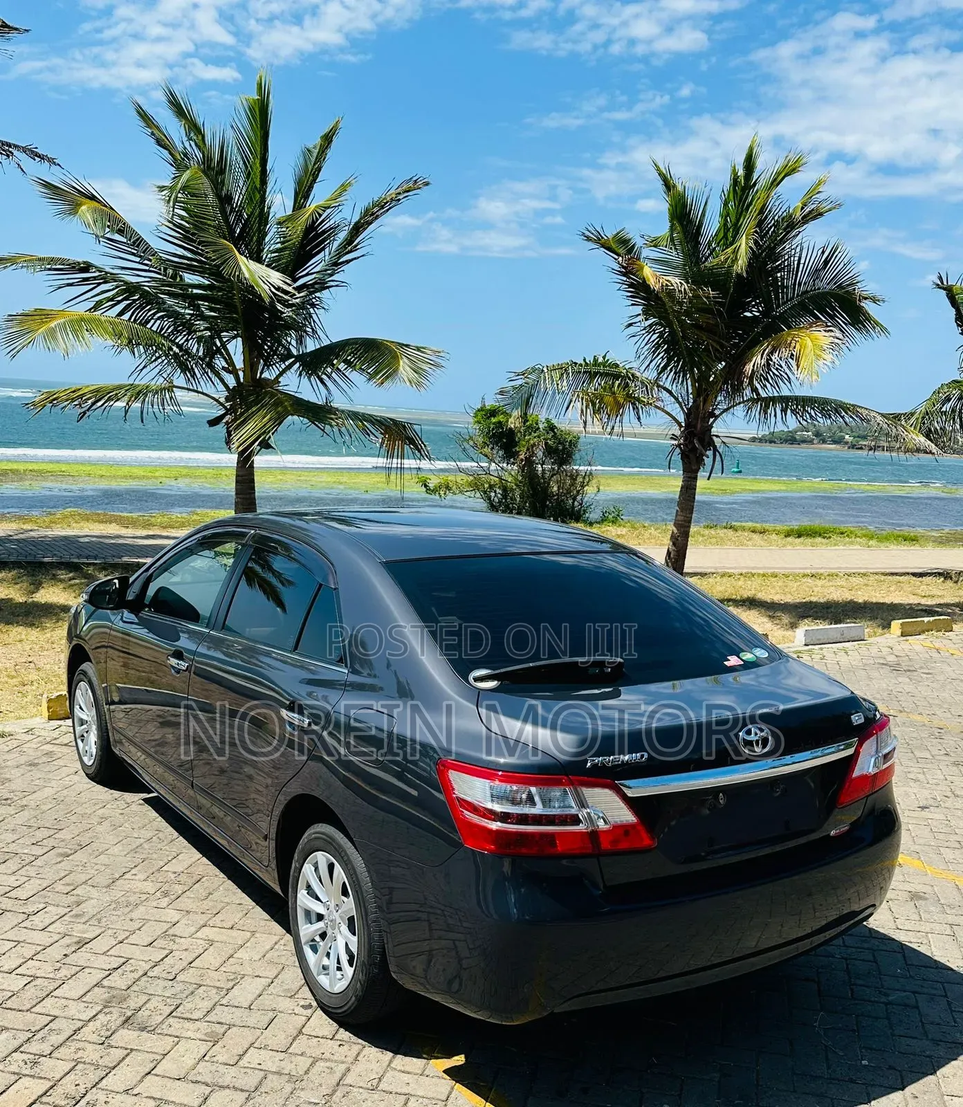 Toyota Premio 2017 Black
